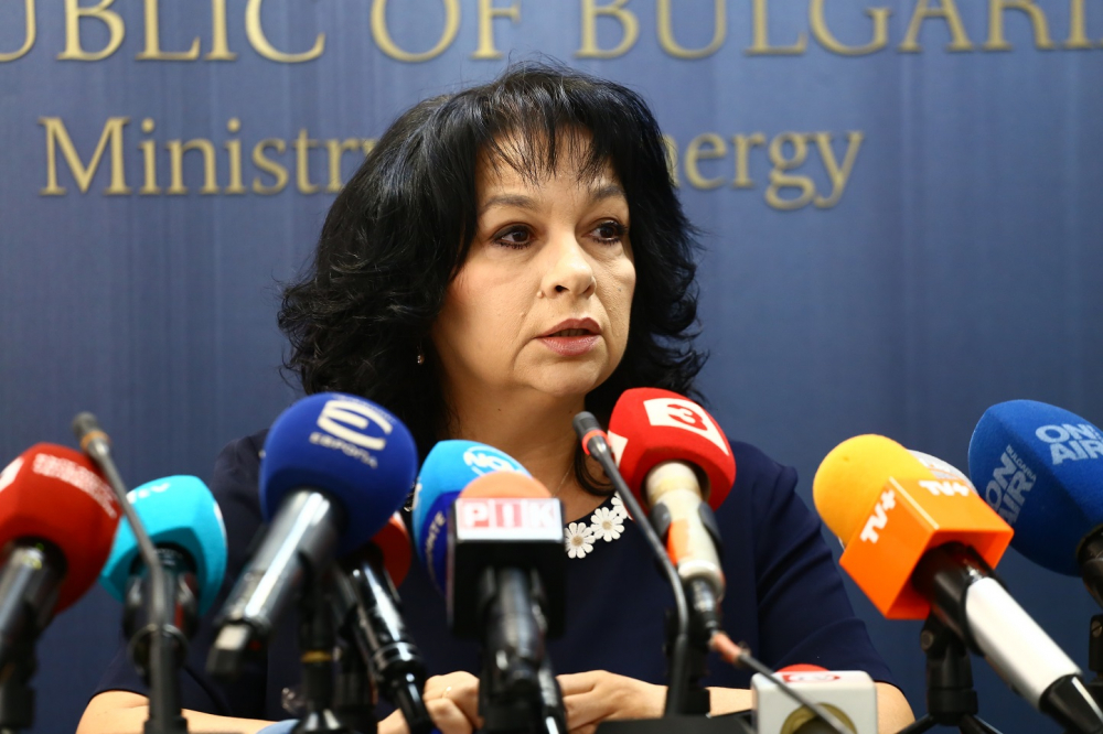 Министър Петкова: Няма да има дефицит на природен газ в България