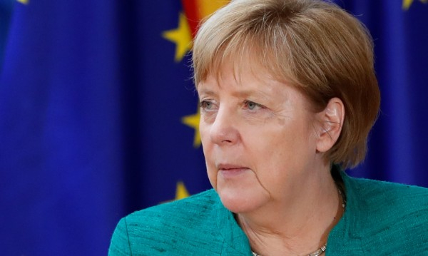 Меркел взе мерки да не получава пристъпи на публични места СНИМКА