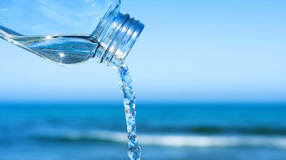 СЗО каза истината за водата в пластмасови шишета