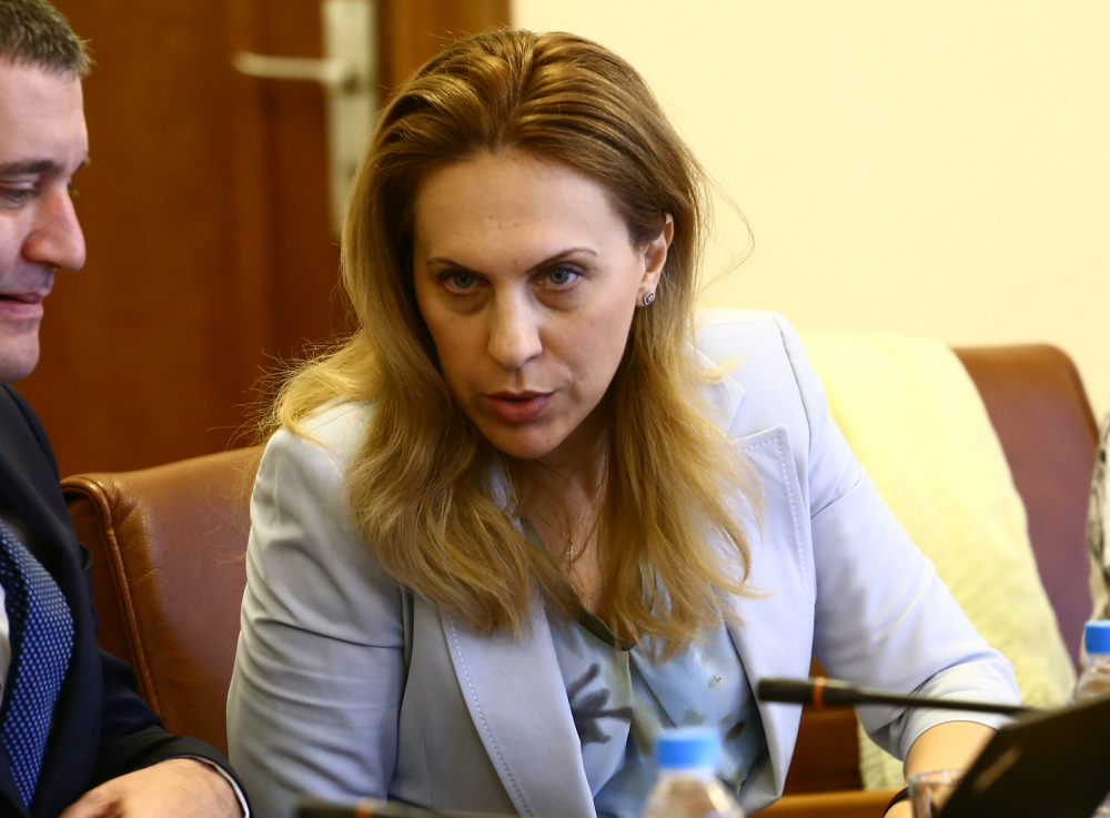 Марияна Николова договори българо-руски туристически форум за края на 2020 г.