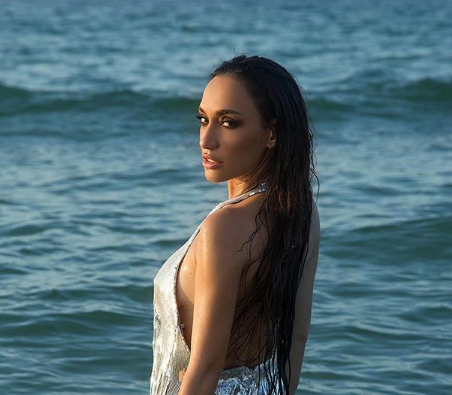 Мария Илиева изкушава с форми по плажовете на Маями! СНИМКИ 18+