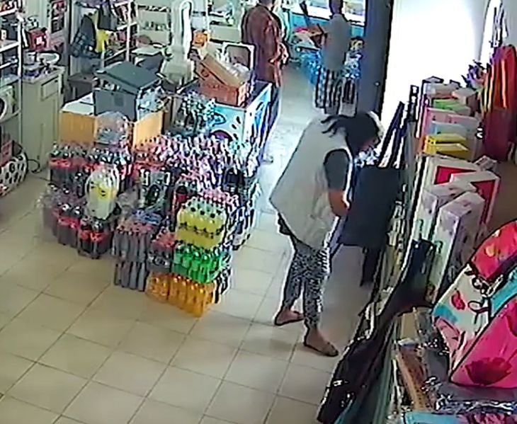 БЛИЦ TV: Циганка всеки ден краде интимни аксесоари от един и същ магазин 