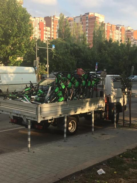 Страшна новина за е-скутерите в София само дни след пускането им 