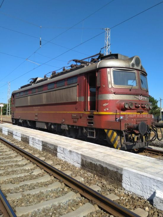 Извънредна ситуация с нощния бърз влак от Варна за Пловдив