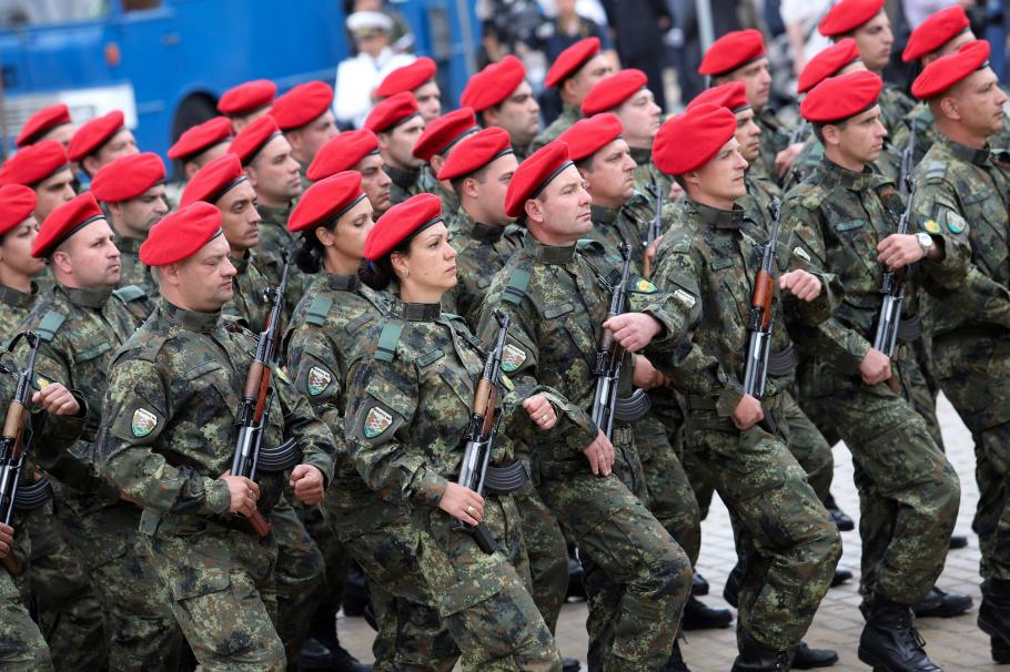 България влезе в ТОП 50 по военна мощ
