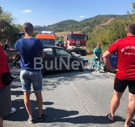 Адска катастрофа на Е-79! Пътят край Ботевград е затворен СНИМКИ