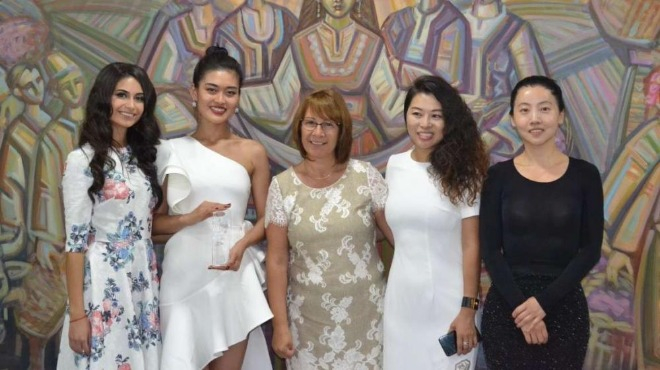 Кметът и Царица Роза 2019 посрещнаха Мис Китай в Казанлък