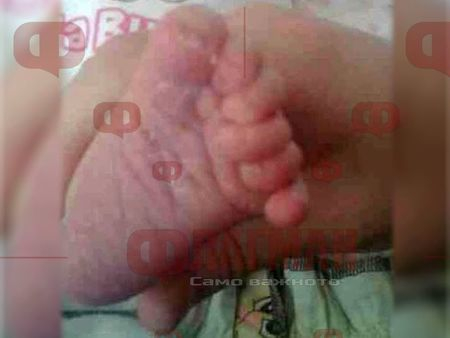 В Бургас се роди бебе, което втрещи всички! Родителите са в шок СНИМКА