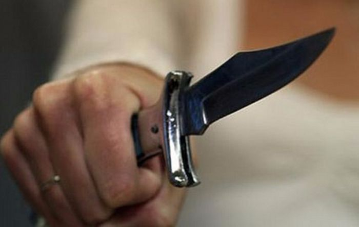 Мъж нападна с нож електротехници в Горна Оряховица