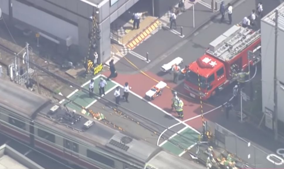 Брутална катастрофа между камион и влак в Япония, ранените са десетки 
