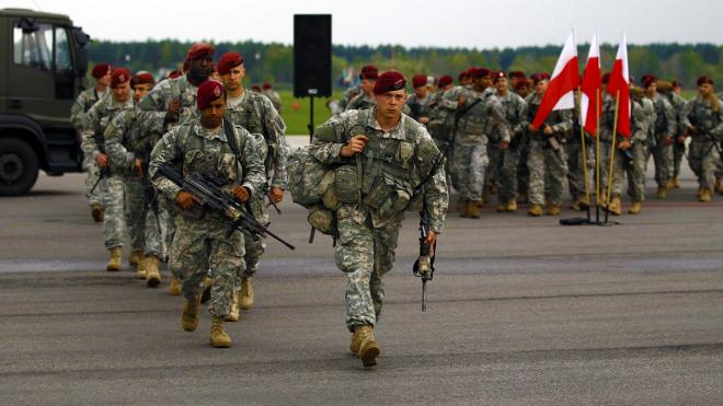 Bild: Войници, изтребители, въртолети — САЩ въоръжават Полша за защита от Путин