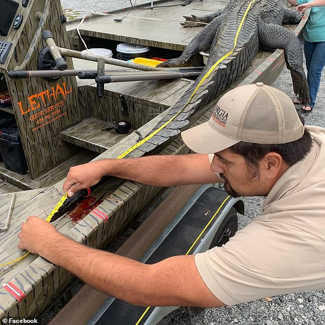 Ловци от Джорджия уловиха невиждан звяр във водите на езерото Еуфаула СНИМКИ