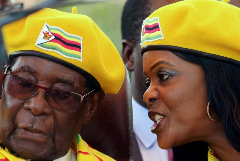 Диктаторът Мугабе се "къпел в злато", живеел в замък с 25 спални СНИМКИ