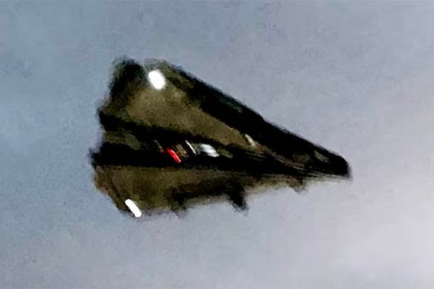 Сензация: Заснеха несъществуващия самолет на САЩ "Черната Манта" ВИДЕО