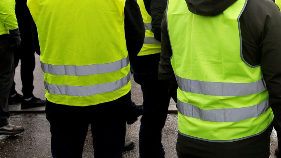 Близо 90 задържани при поредните протести на "жълтите жилетки" във Франция