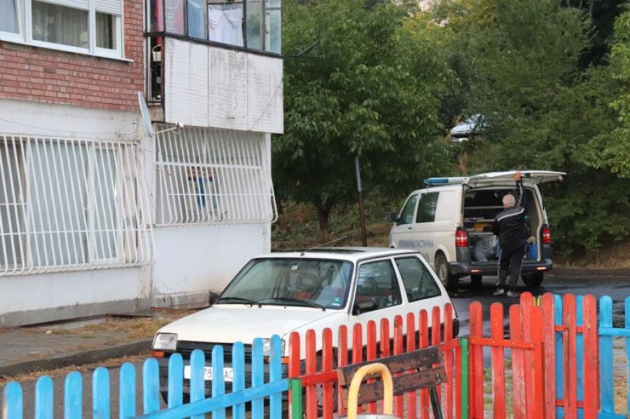 Съседи на убиеца от Кюстендил: Дядо Симе спипал Камелия на калъп с Васко и изхвърлил трупа му от 4-я етаж ОБЗОР