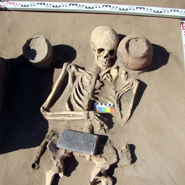 Изумително: 2100-годишен „iPhone“ е открит в гроба на млада жена ВИДЕО