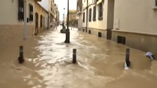 Библейски потоп в Испания, има загинали и хиляди евакуирани ВИДЕО