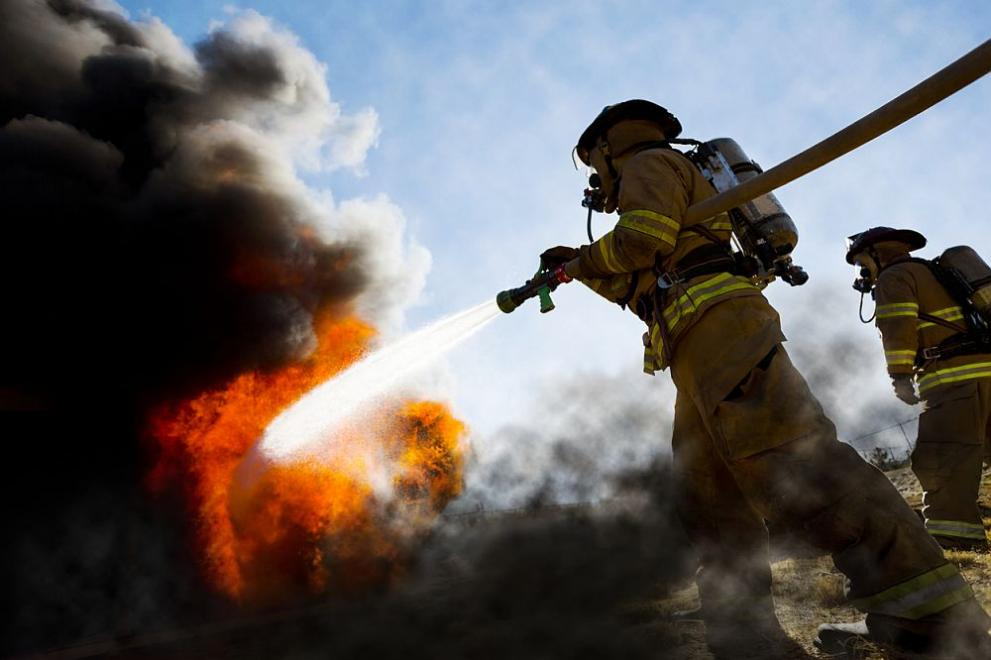Огнен кошмар във Франция: Пламъци изпепелиха сграда от 16-ти век СНИМКИ