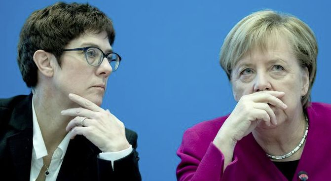Германска медия: Наследничката на Меркел пробвала пуч срещу канцлерката