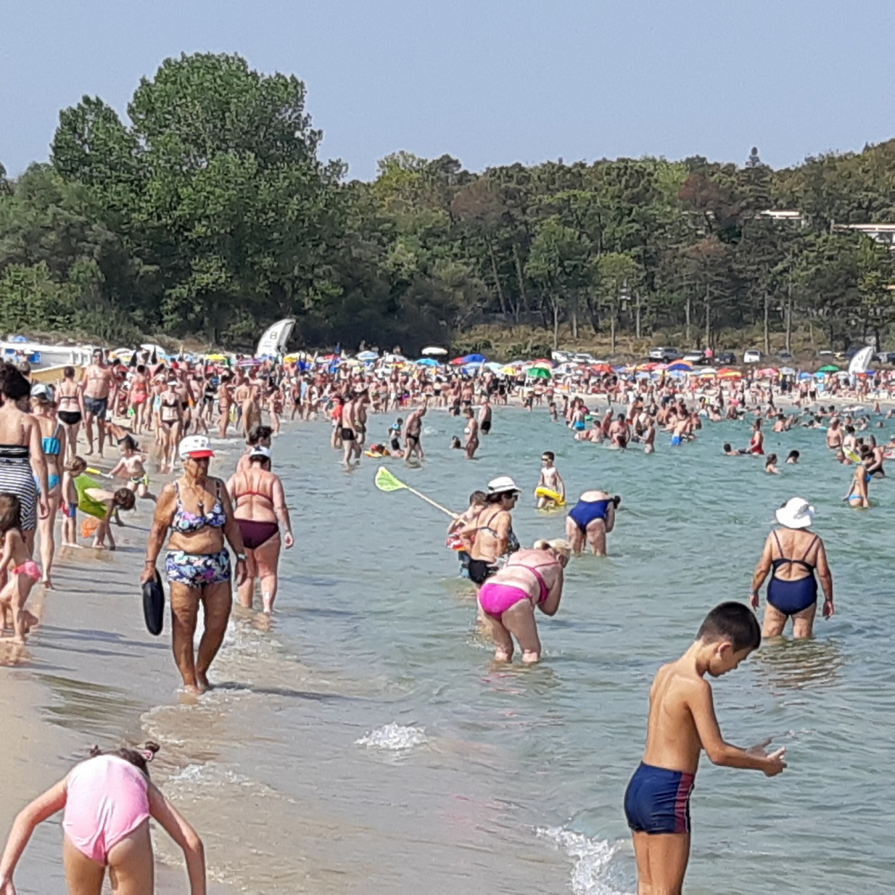 Гнусна гледка на няколко български плажа плаши туристи