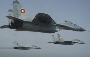 Наши Миг-29 в съвместна тренировка с румънци и канадци
