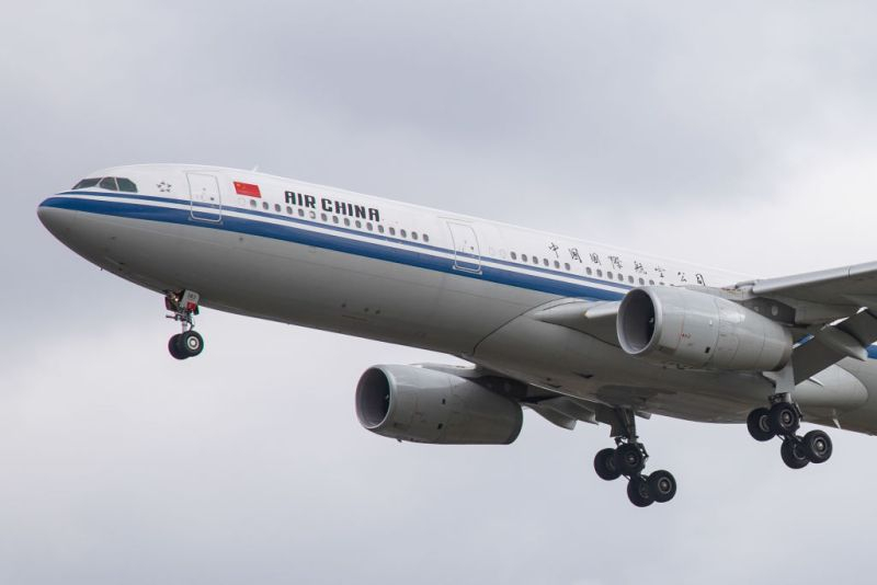 Ужас във въздуха: Пламна двигателят на Боинг 777 с над 300 души на борда