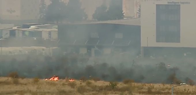 От последните минути: Страшен пожар лумна до софийското летище ВИДЕО