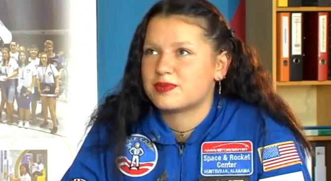 Тази 16-годишна девойка ли ще е първата българска космонавтка?