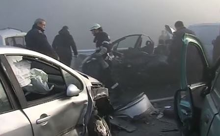 Това е най-нелепата катастрофа с шест коли и репатрак в София!