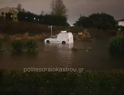 Внимание, туристи: Порои удавиха Солун нощес, пътищата под вода! ВИДЕО