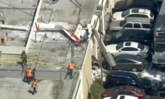 Ужас: Самолет се разби в търговски център в САЩ ВИДЕО