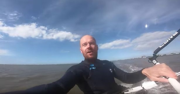 Кайтсърфист засне уникално явление в небето над Северно море ВИДЕО 