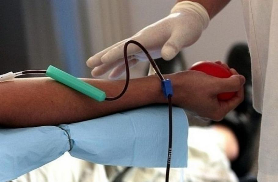 Задължават кръвните центрове да казват на дарителите, ако имат хепатит