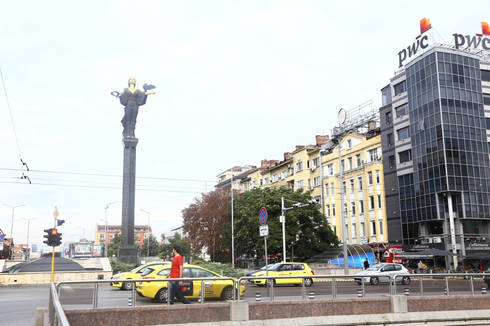 Долни схеми: Около 400 фирми в София въртят подли измами