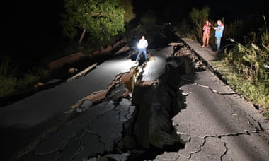 Апокалипсис! Десетки загинали и стотици ранени при мощното земетресение в Пакистан ВИДЕО