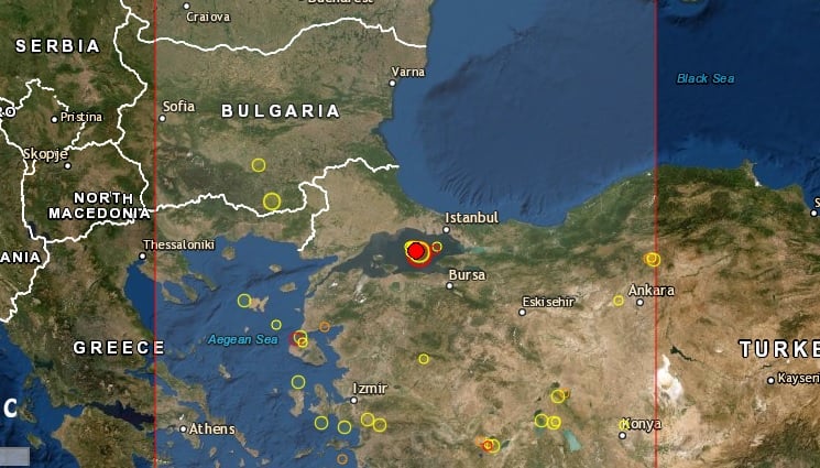 Мощен трус край Истанбул удари и Бургас, тече евакуация! ВИДЕО