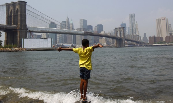Как вече подготвят Ню Йорк за предстоящия всемирен потоп   