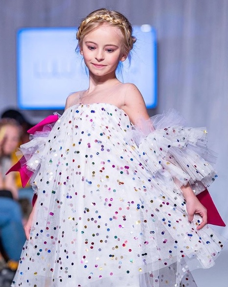 Дете без крака ще дефилира на Парижката седмица на модата СНИМКИ