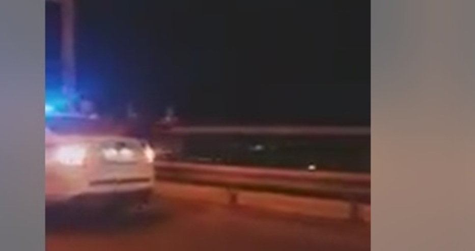 Драма с тийнейджър на Аспарухов мост във Варна, шофьорите изтръпнаха СНИМКИ