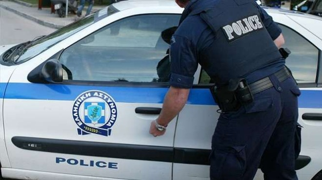 Трафикант блъсна кола пълна с мигранти край Кавала и уби човек 