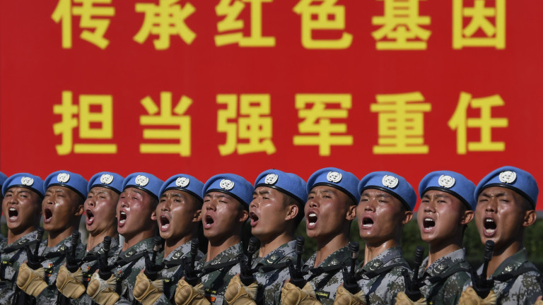 Китай готви нещо невиждано за 1 октомври с ракети, бомбардировачи и...
