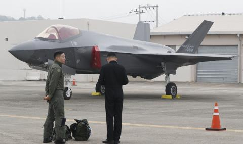 Южна Корея се похвали: Ето ги новите F-35 СНИМКИ