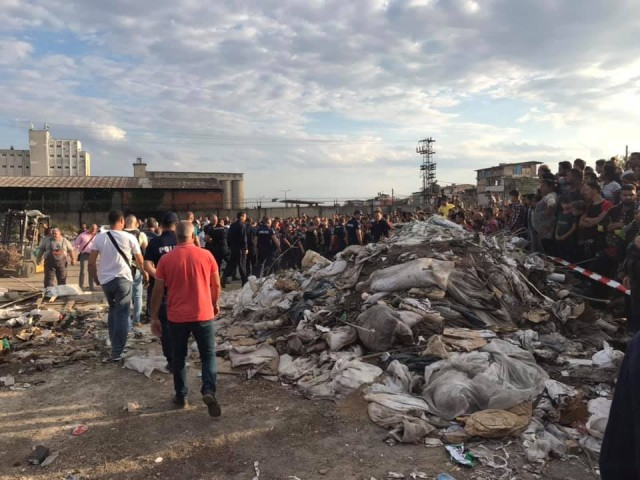 Трагедията в Сливен е щяла да бъде още по-голяма, полицаи ровили в боклуците, за да...