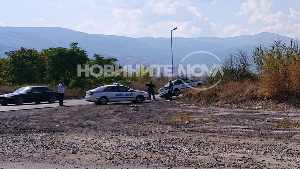 Невиждан екшън с патрулка край Асеновград СНИМКИ