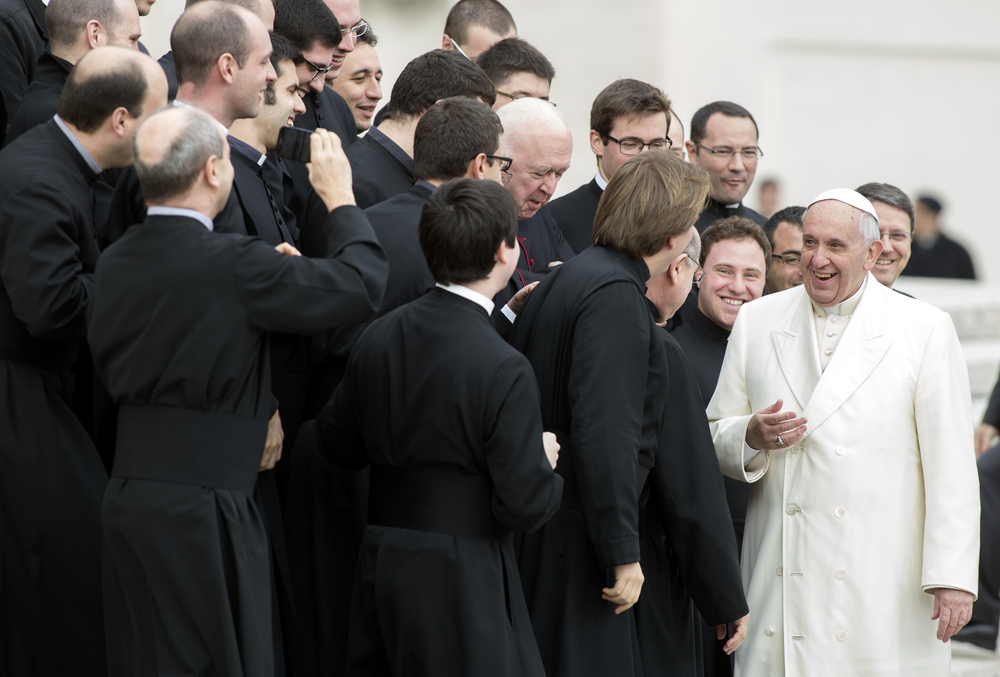 Революция във Ватикана: Жени стават свещеници?