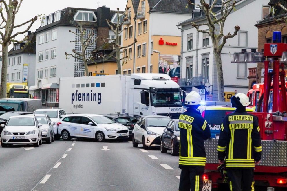 Арабинът, окървавил Лимбург Лан с краден камион, се оказа с „минало на терорист” 