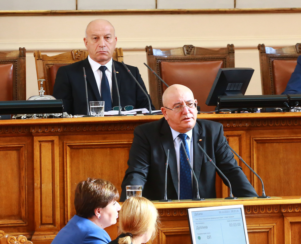 Парламентът прие оставката на Нено Димов и назначи Емил Димитров за екоминистър СНИМКИ