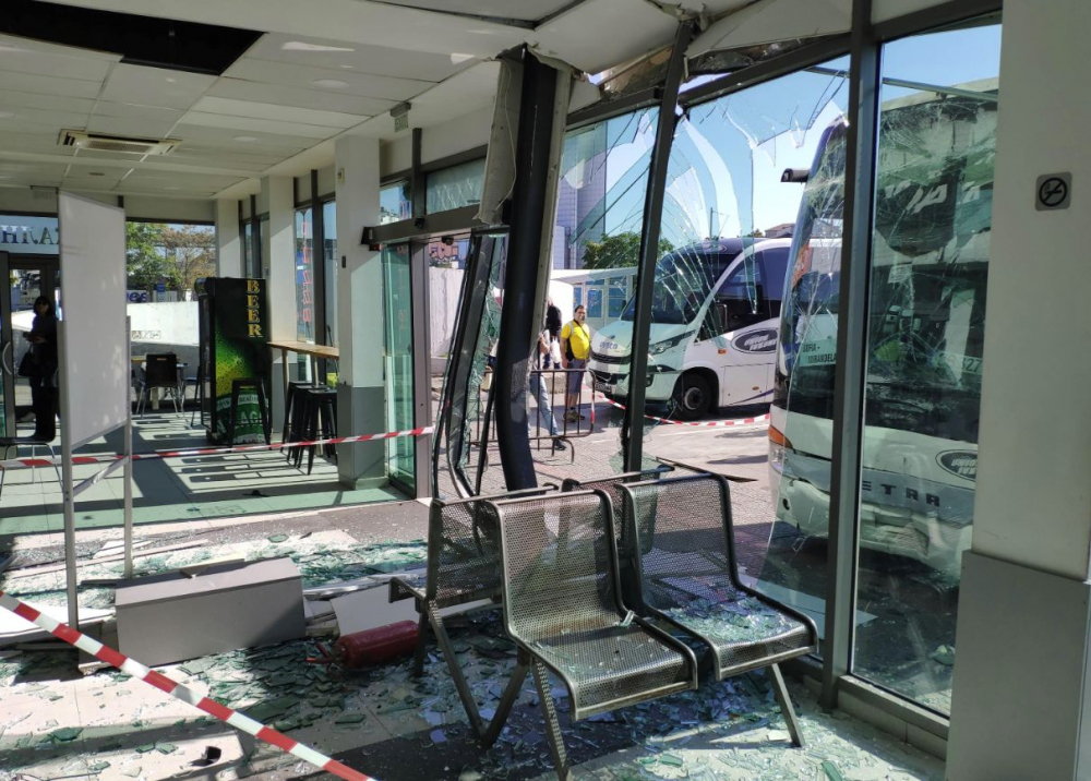 Страховити подробности за инцидента с автобуса, който се вряза в автогара "Сердика"