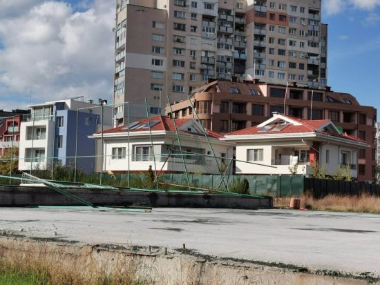 Възраждане: Обитава ли зам-кмета на София Тодор Чобанов незаконна къща и с какви средства я е построил?